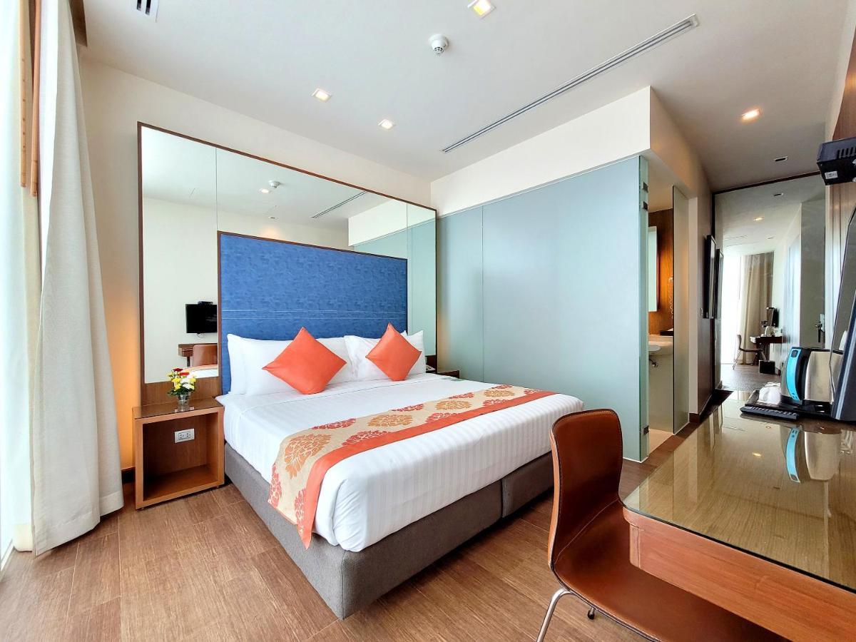 On 8 Sukhumvit Nana Bangkok By Compass Hospitality Hotel Exterior photo